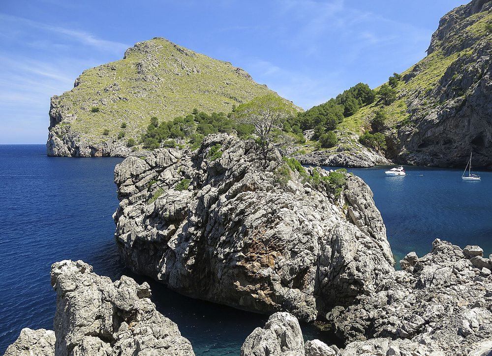 Küste der Serra de Tramuntana auf Mallorca